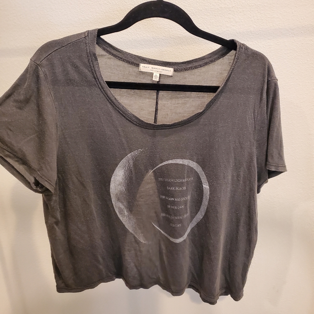 Moon🌙 open back, cropped tee